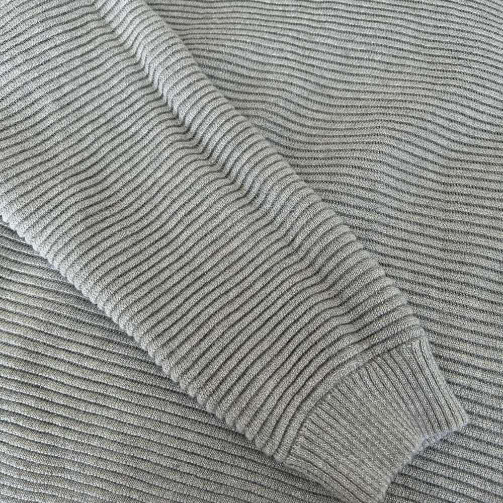 H&M Silver Ribbed Knit Sweater - Picture 4 of 5